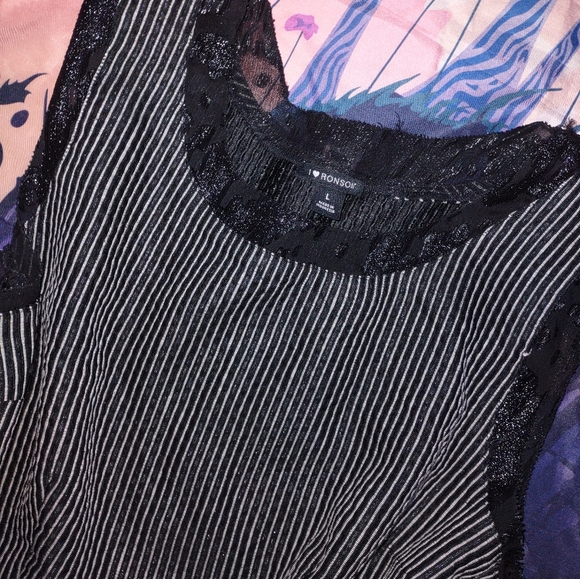 Gothic Lace Dress - Picture 10 of 16